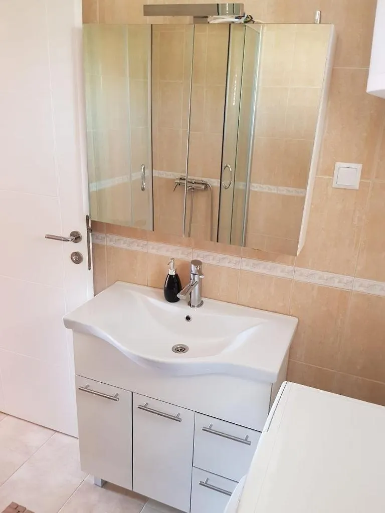 Apartment In Vrsi With Air Conditioning, Wifi, Washing Machine, Dishwasher 0*,  Chorwacja